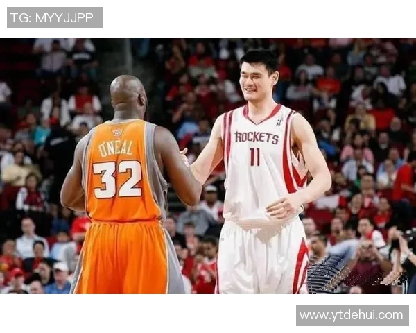 姚明在2008年精彩进球瞬间回顾与篮球传奇的辉煌时刻