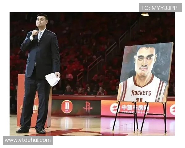 姚明罚球失误引发热议球迷对其表现褒贬不一